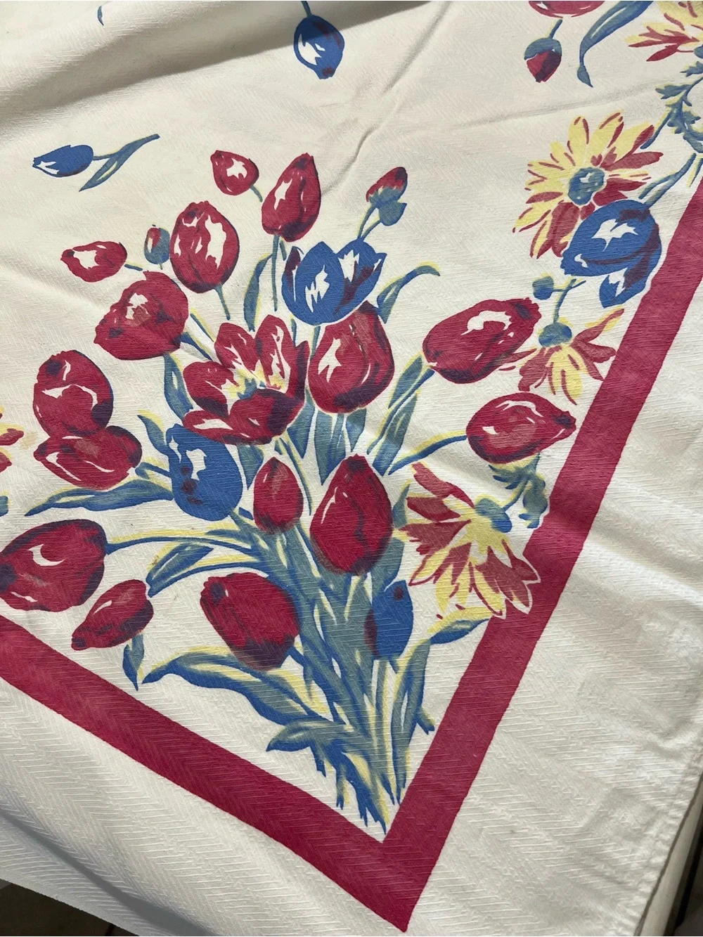 Vintage Tablecloth Floral 54